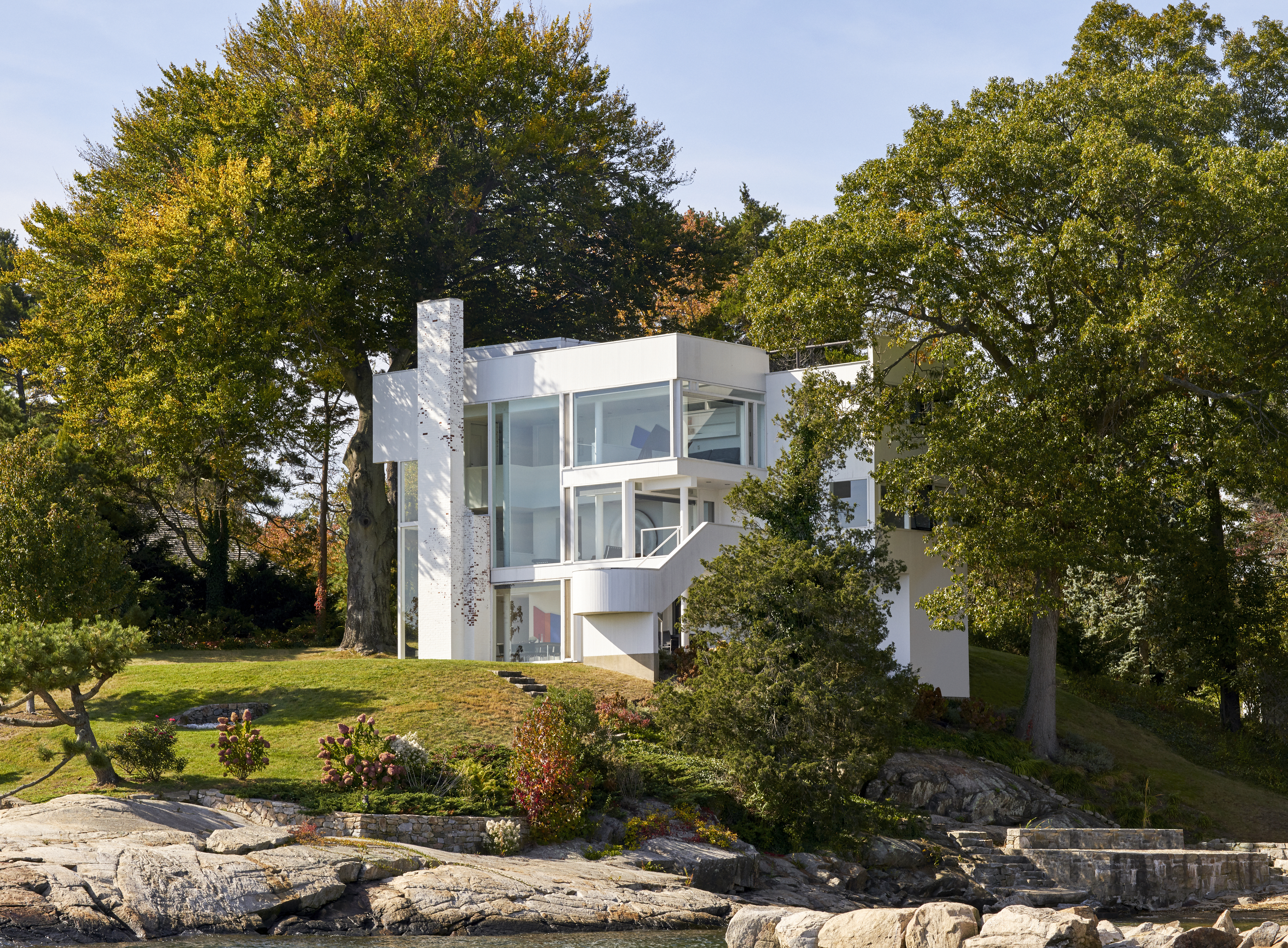 A Look into Richard Meier's Iconic Smith House