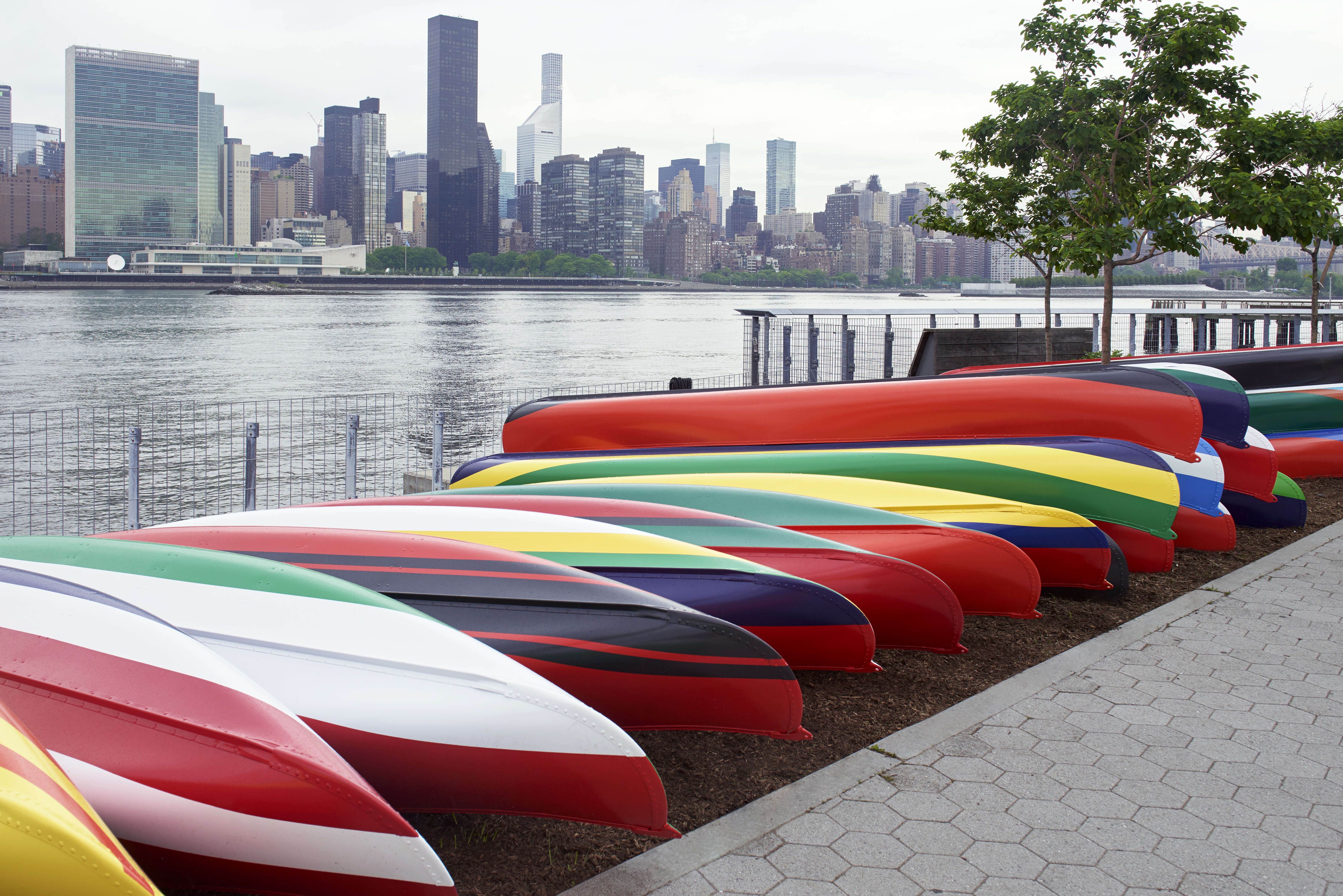 Xaviera Simmons, Convene, 2018, installation view at Hunter’s Point South Park, Long Island City, New York. Courtesy the artist and David Castillo Gallery, Miami. 