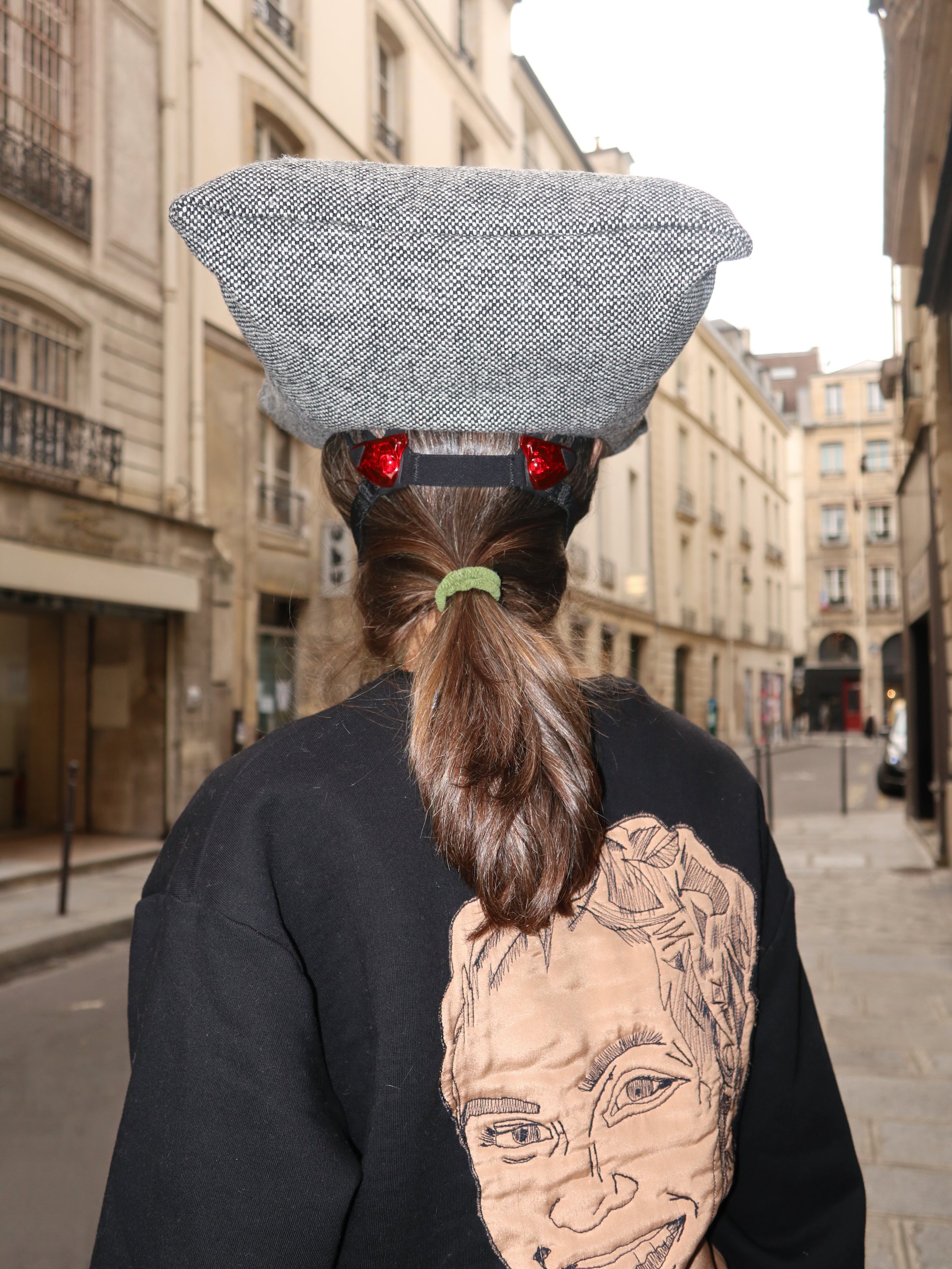 Linda wearing N°49 Alternarrative pillowdo and N°46 TheLindaSwanson Motherdaughter jumper, rue Portefoin Paris