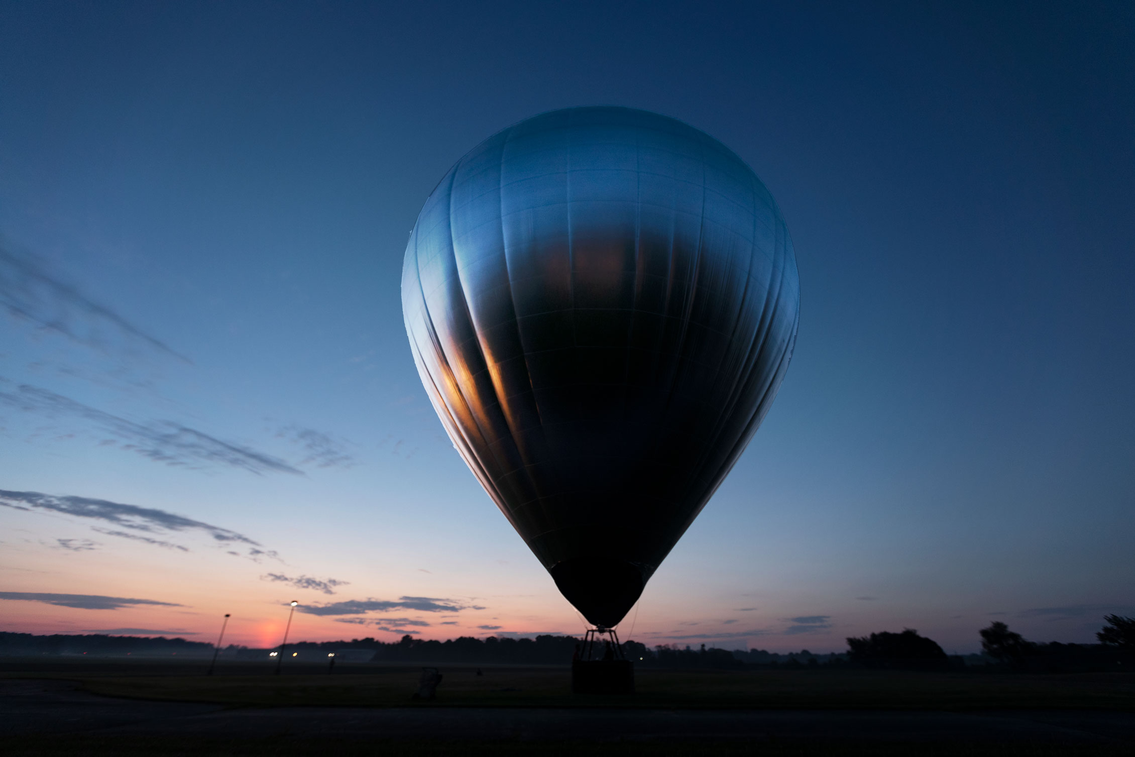 DOUG AITKEN, NEW HORIZON, 2019. COURTESY OF DOUG AITKEN WORKSHOP AND THE TRUSTEES.