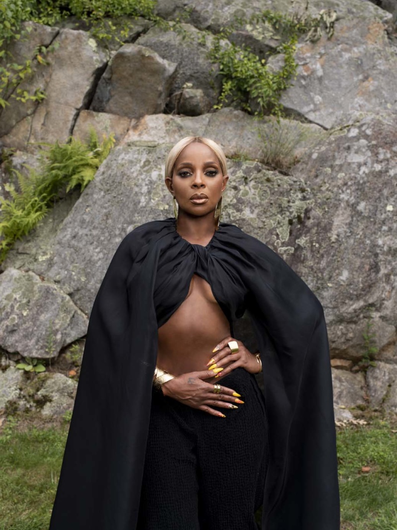 Mary J. Blige Proves Staying in Power Is All About Reinvention,  Self-Possession and a Little Two-Step