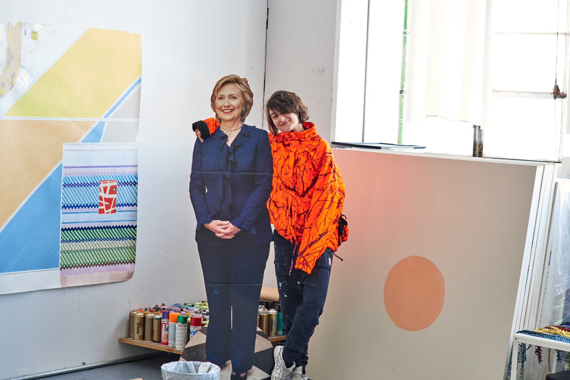 Anna K.E. in her studio with Hilary Clinton. 