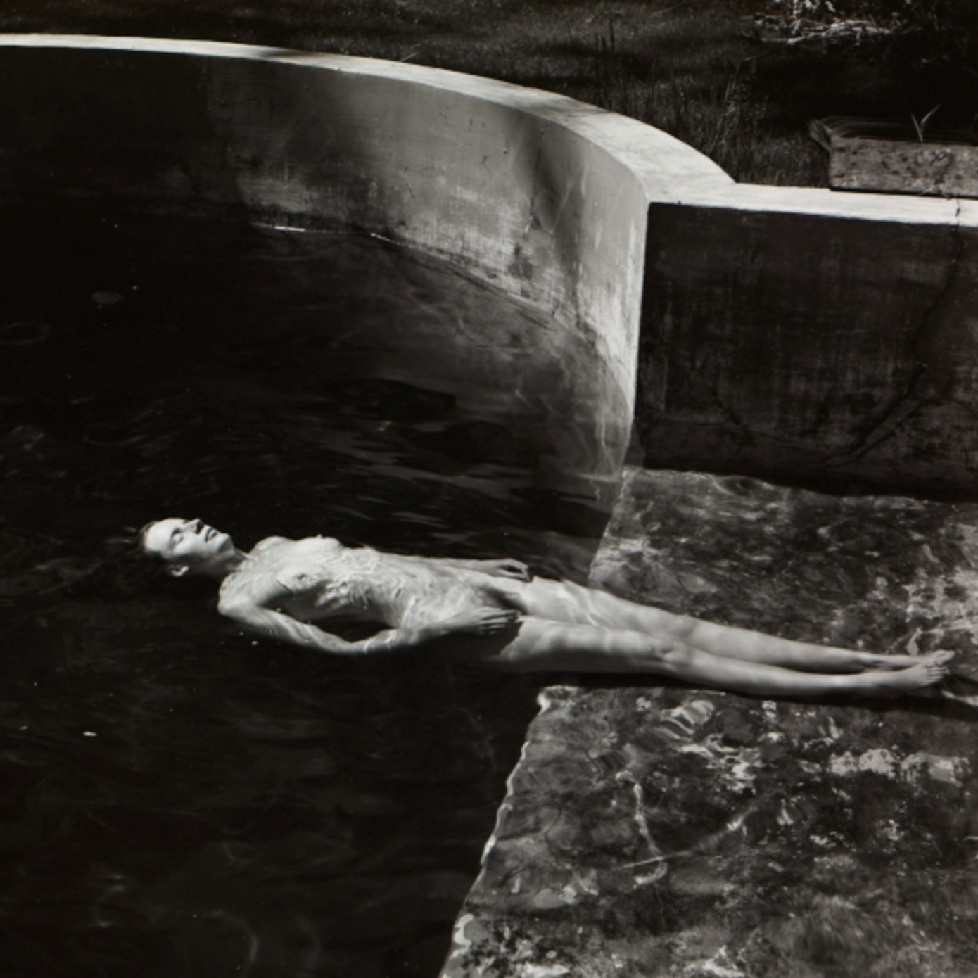 Edward-Weston-Floating-1939