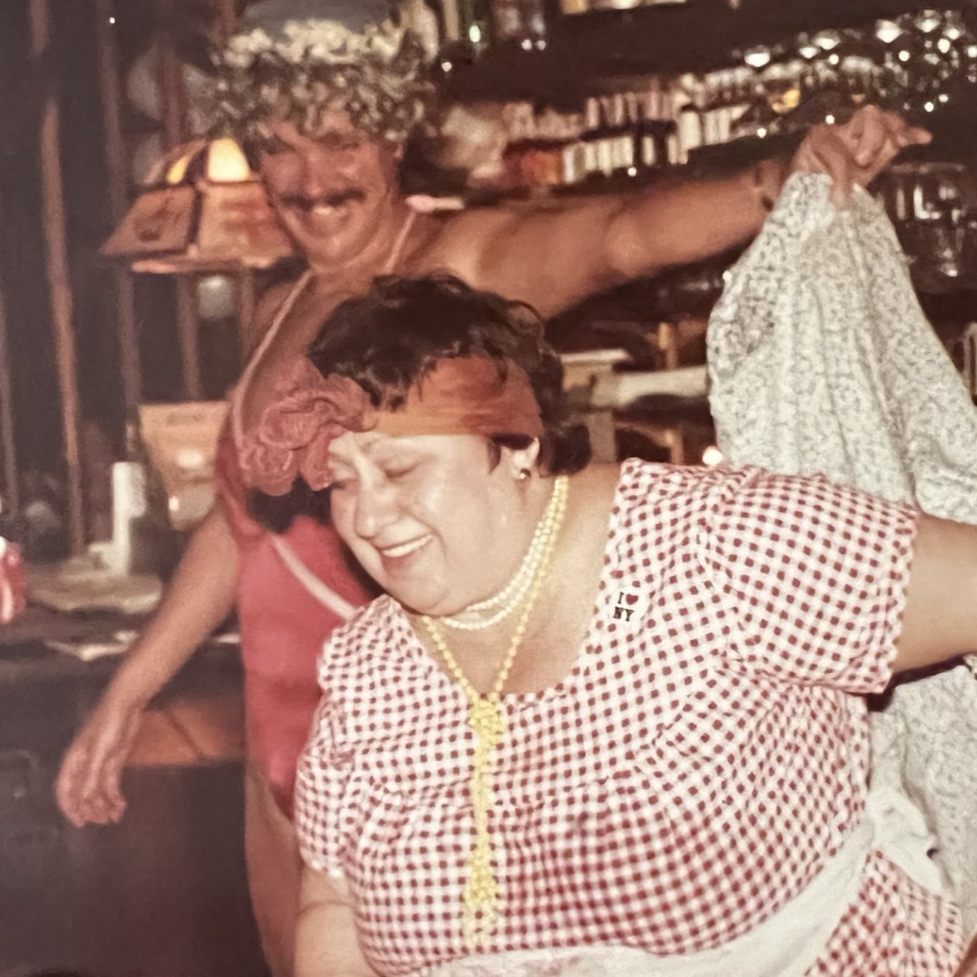 annies-steakhouse-gay-dining
