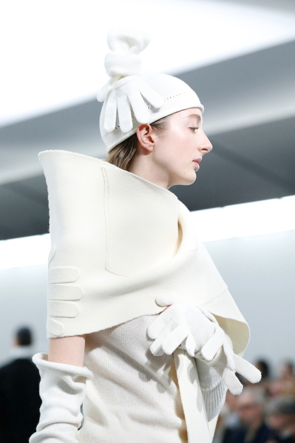 issey-miyake-runway-2025