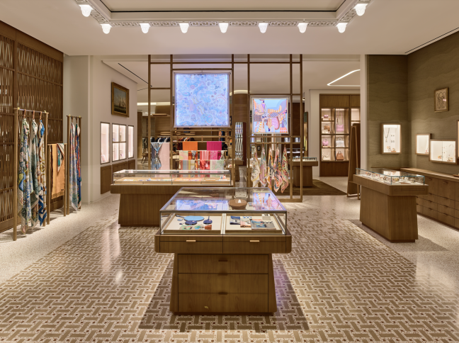 Louis Vuitton Men's Opens In South Coast Plaza