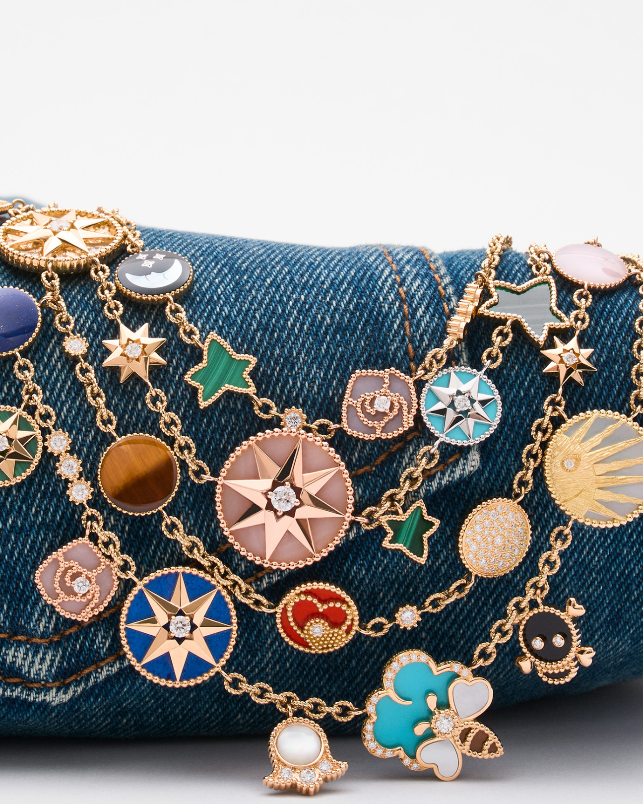 rose-des-vents-necklace