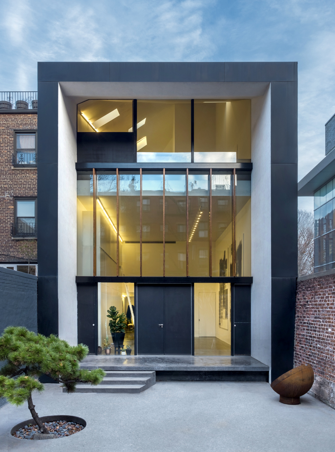 townhouse with japanese garden