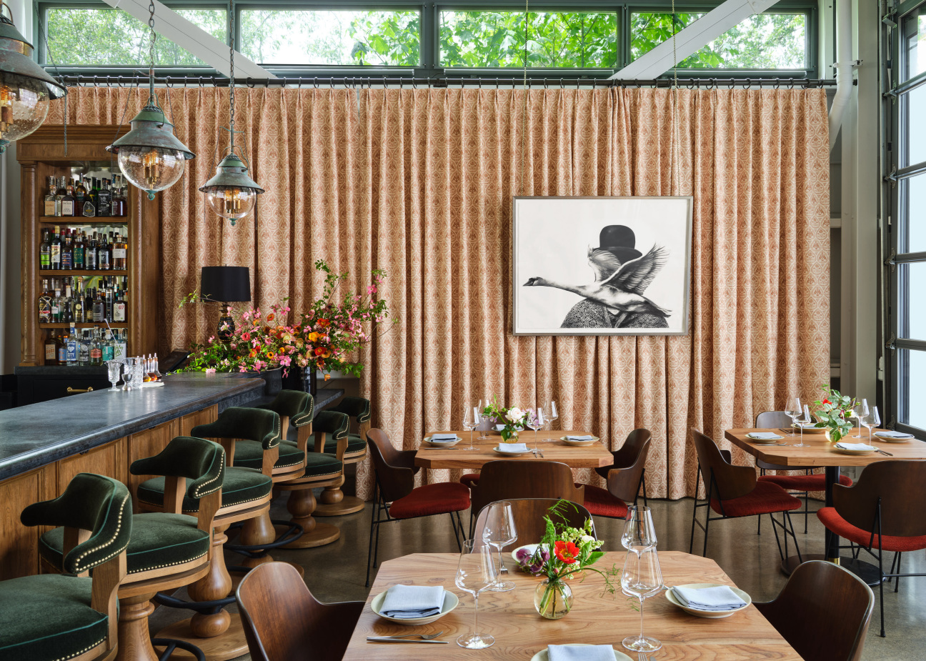 dining room with bar and brown curtain