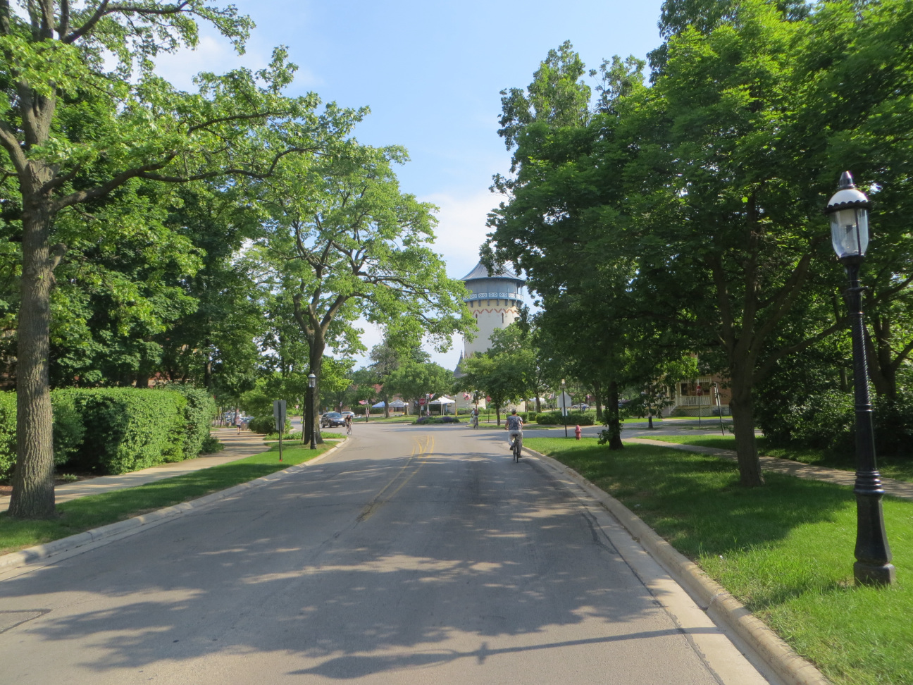 park with path for bikes