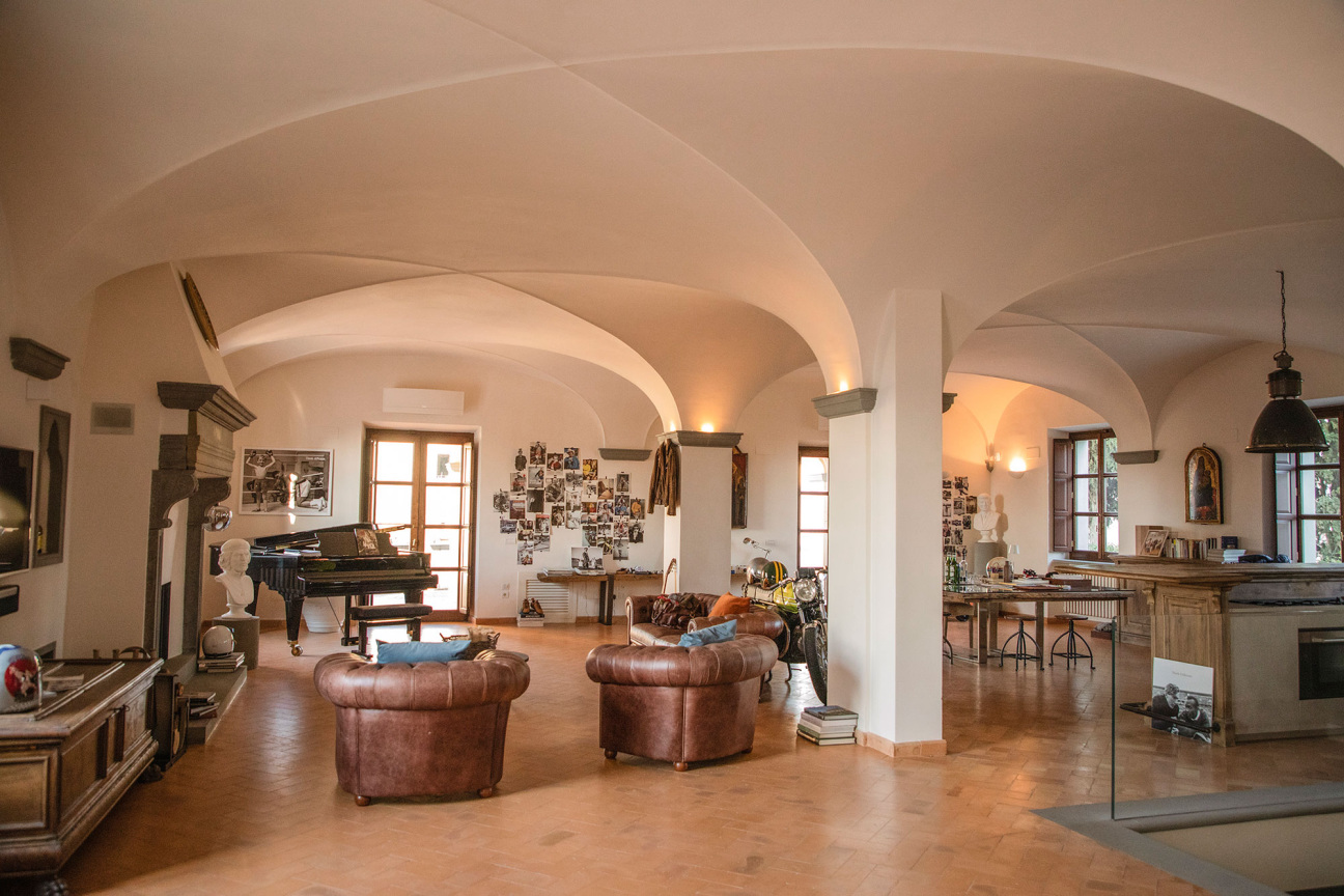 home with vaulted ceilings