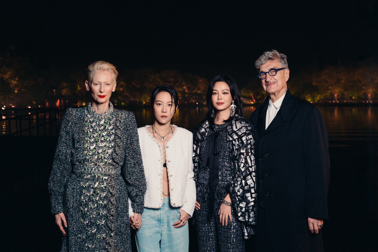 chanel-tilda-swinton-wim-wenders-leah-dou-xin-zhilei-métiers-d’art-show-hangzhou-china-fashion