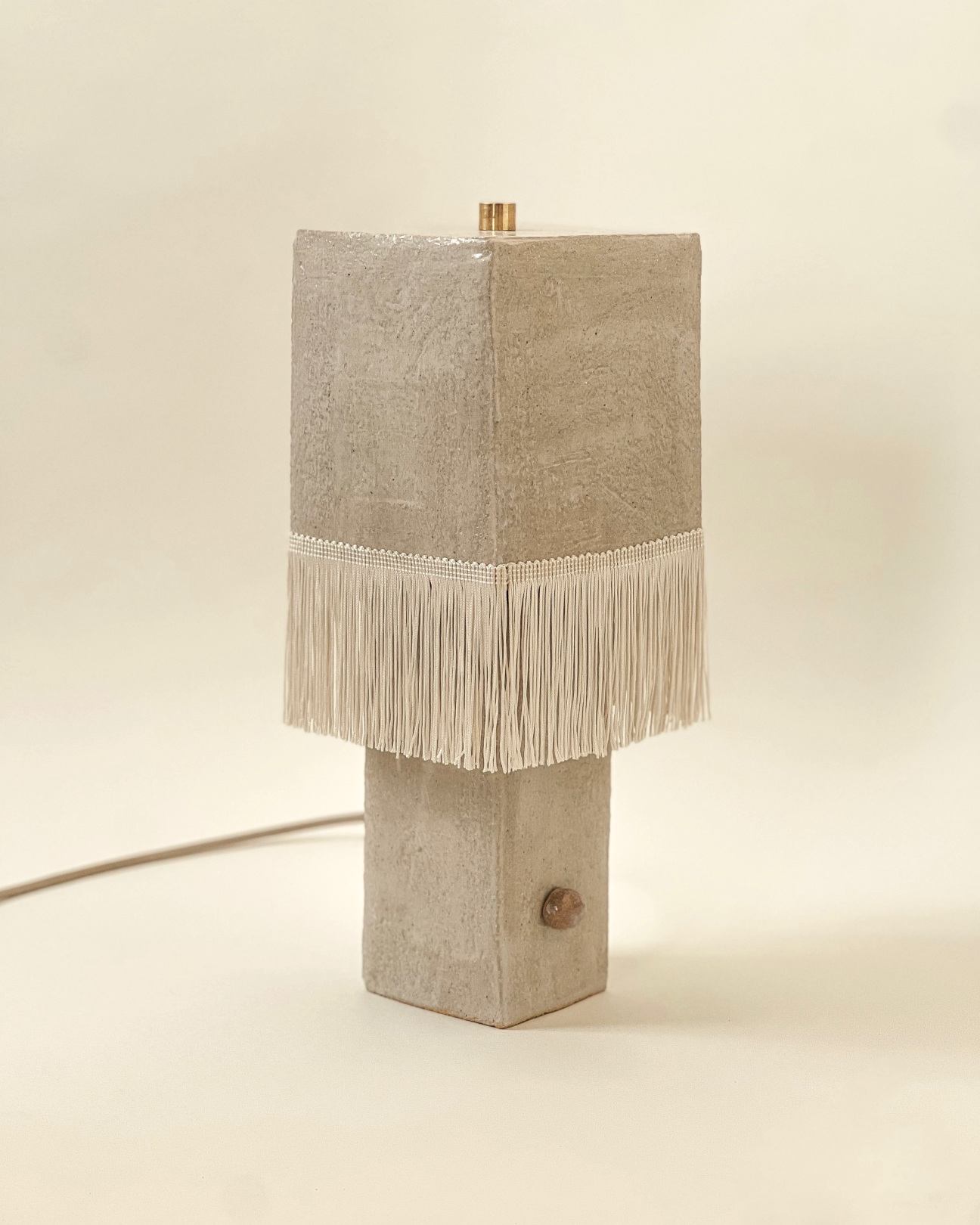 analuisa-corrigan-beige-lamp-design