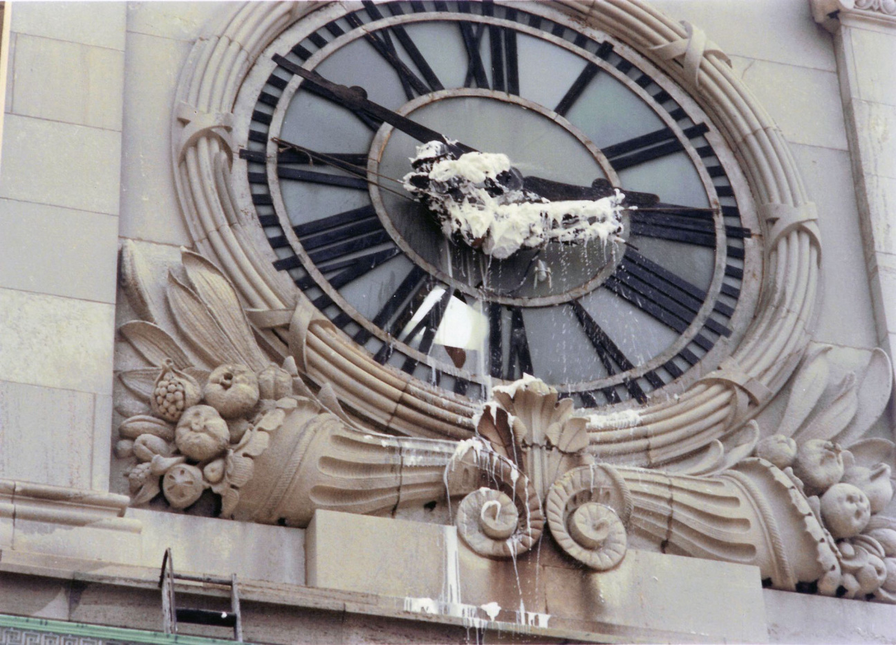 gordon-matta-clark-clockshower