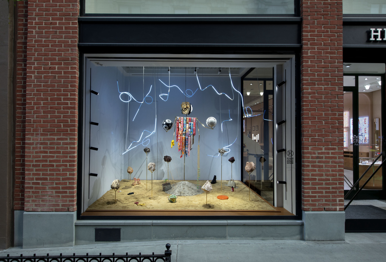 hermes-window-sculpture