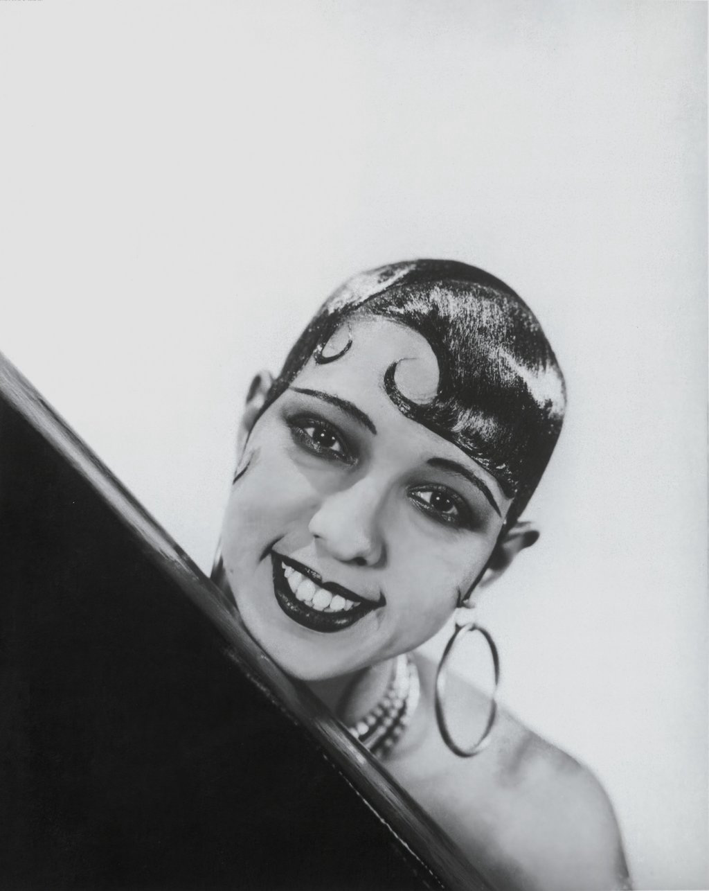 Josephine-Baker-smiling-photo