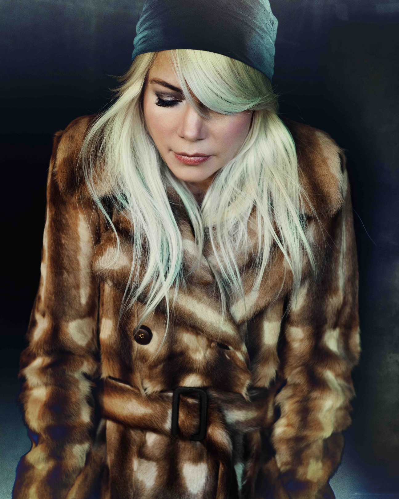 actress-michelle-williams-portrait