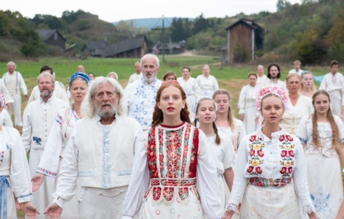 film-movie-still-Midsommar