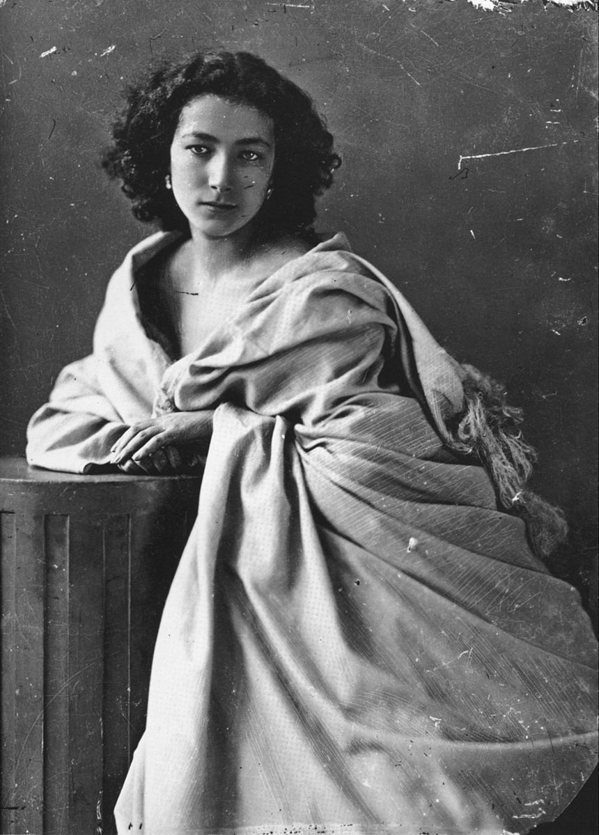 sarah-bernhardt-actress-paris