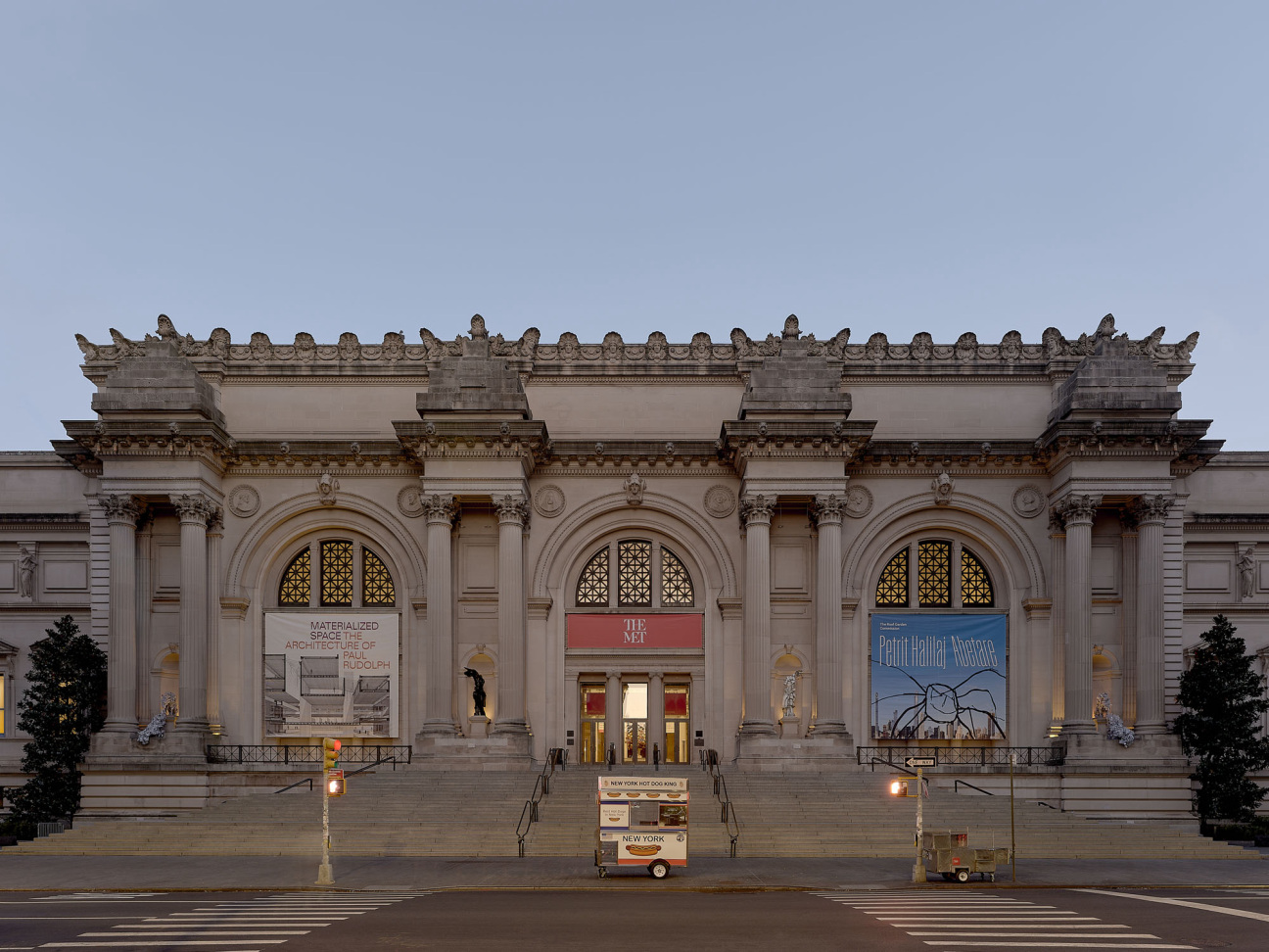 met-museum-facade