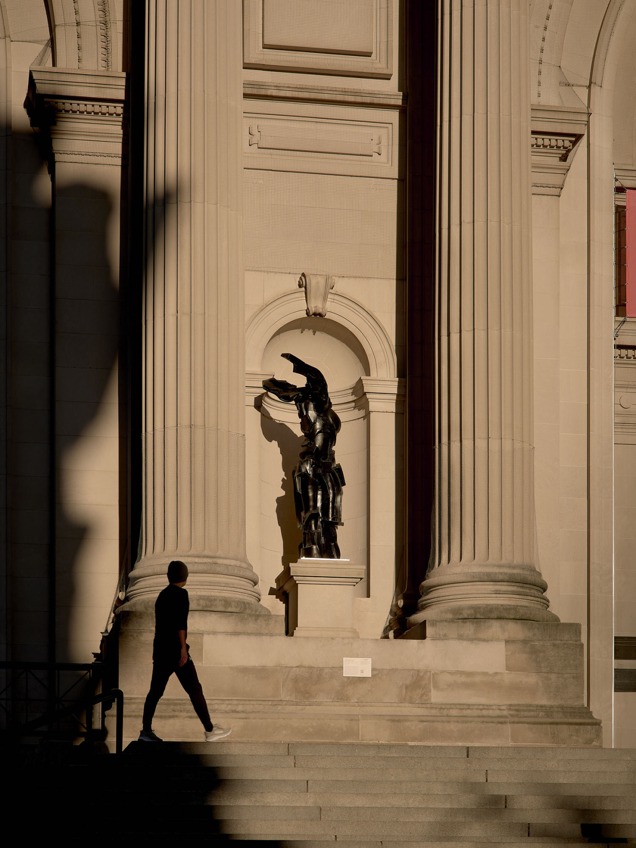 met-museum-facade