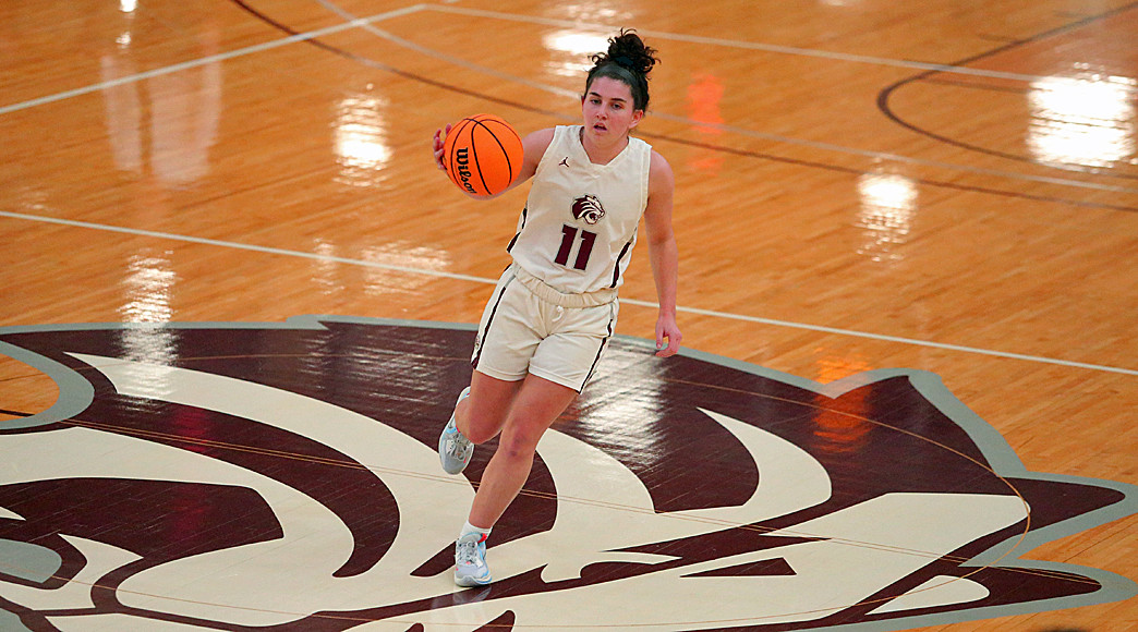 Maggie Robbins of Trinity (Texas) averaged 16.6 points, 6.6 rebounds, 5.0 assists and 3.3 steals last week.
